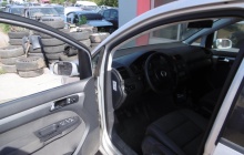 VW Touran 1,6 FSI  85kw r.v.2003