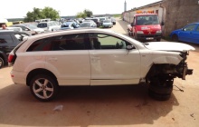 Audi Q7 3,0 TDI 176kw r.v.2008 motor OK, airbagy OK , 