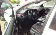 Audi Q7 3,0 TDI 176kw r.v.2008 motor OK, airbagy OK , 